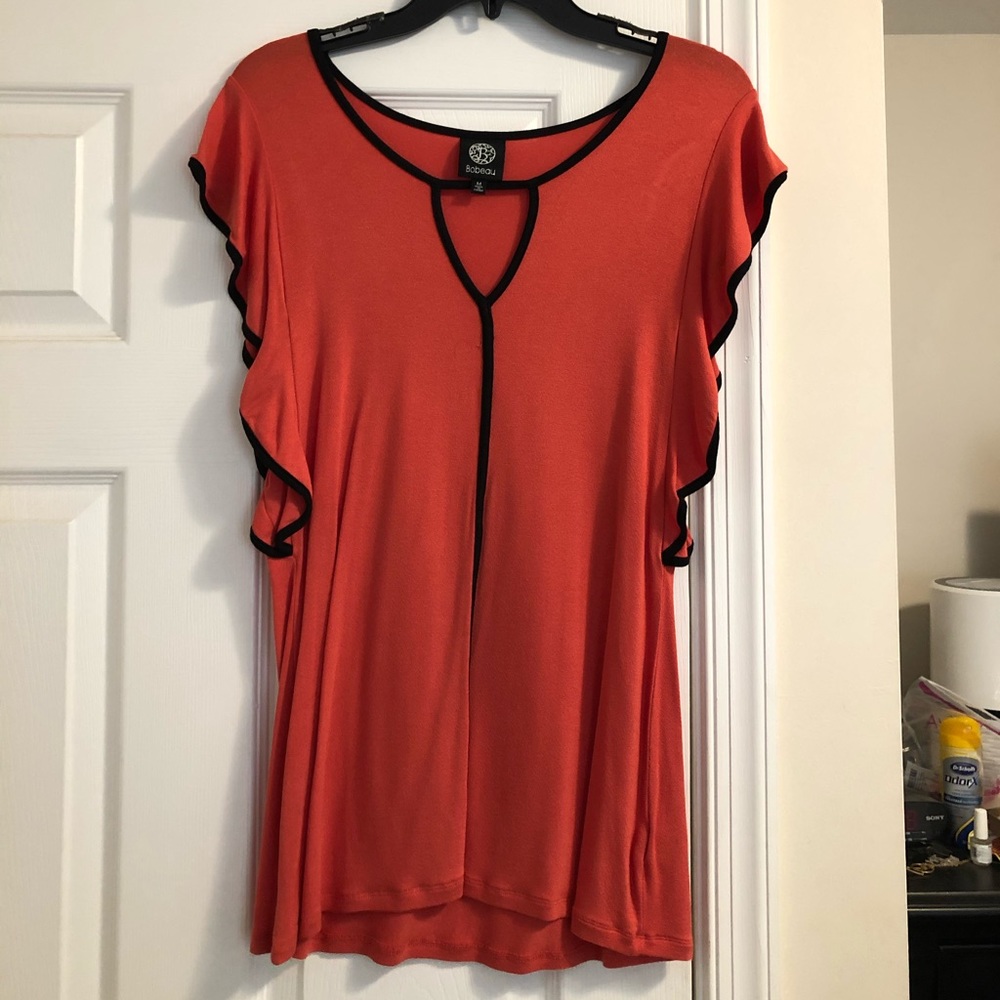Super cute coral and black top